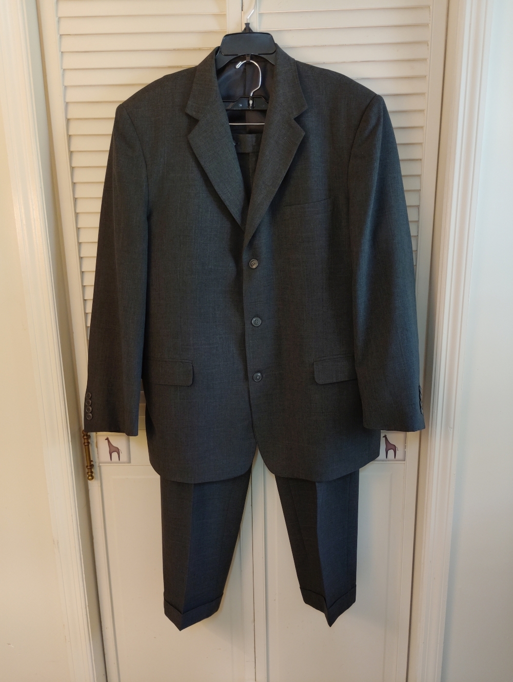 Moda ChristiaClassic Men's Dark Gray Two-Piece Suit